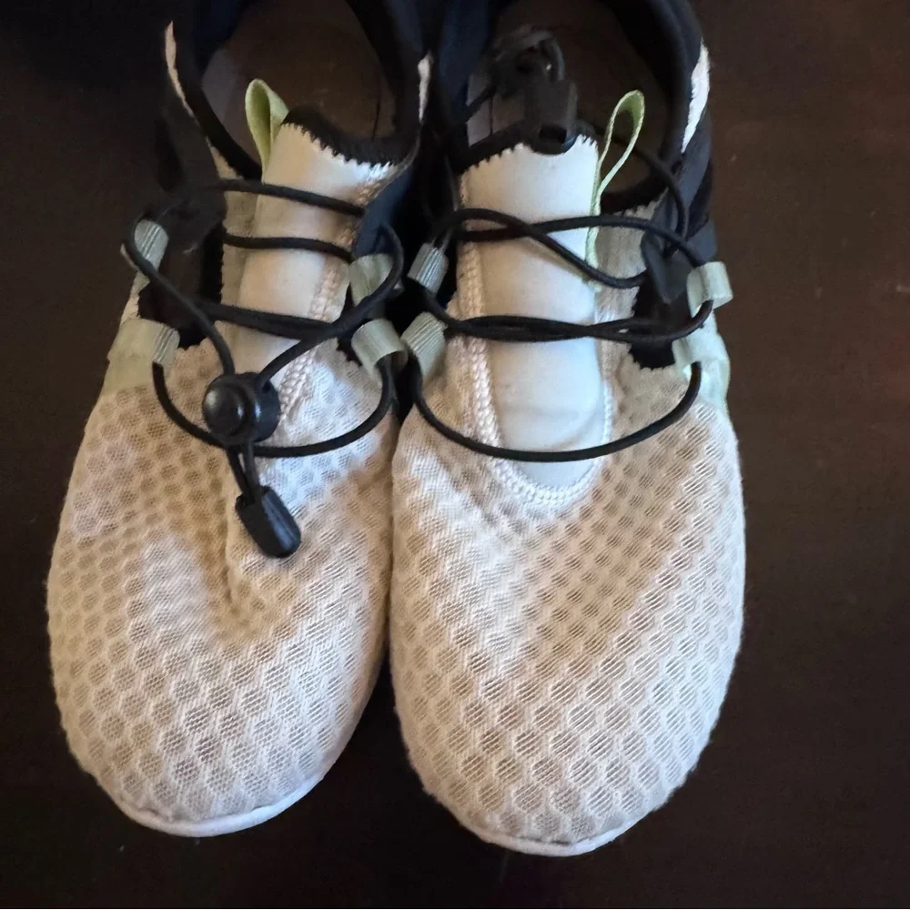 Vionic Adore Women's Athletic Sneakers in Black, White, and Light Green